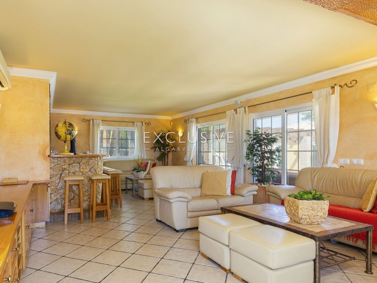 Villa for Sale in Carvoeiro, Algarve 11