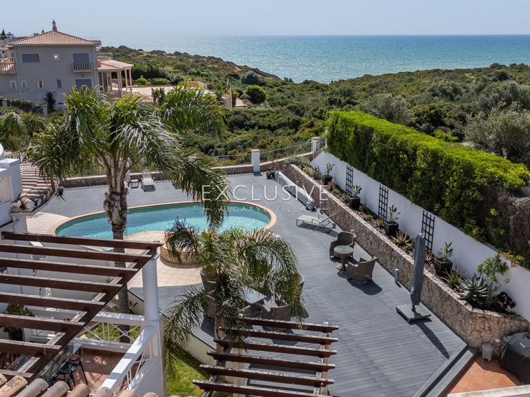 Villa for Sale in Carvoeiro, Algarve 24