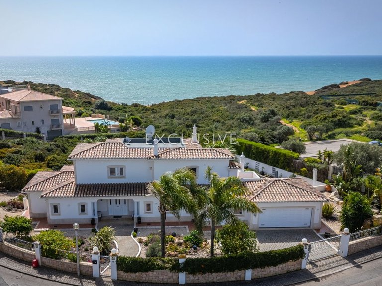 Villa for Sale in Carvoeiro, Algarve 27