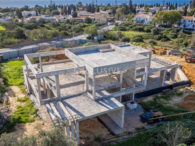 Villa for Sale in Carvoeiro, Algarve 24