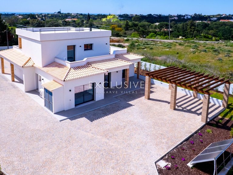 Villa for Sale in Carvoeiro, Algarve 27