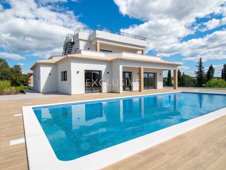 Villa for Sale in Carvoeiro, Algarve 23