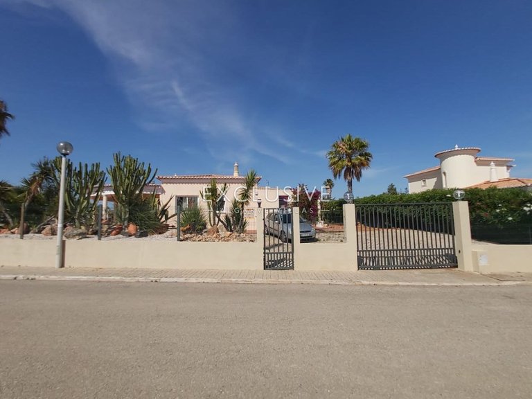 Villa for Sale in Carvoeiro, Algarve 29
