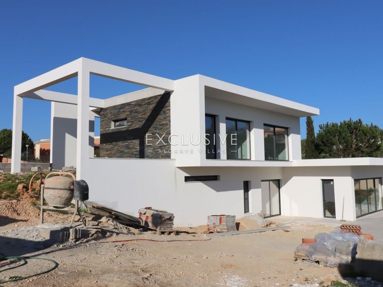 Villa for Sale in Carvoeiro, Algarve 13