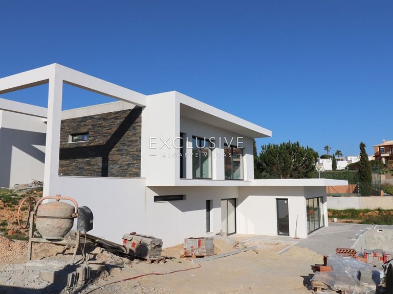 Villa for Sale in Carvoeiro, Algarve 8