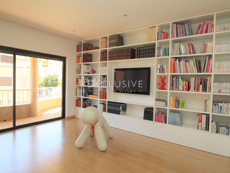 Villa for Sale in Lagos, Algarve 16