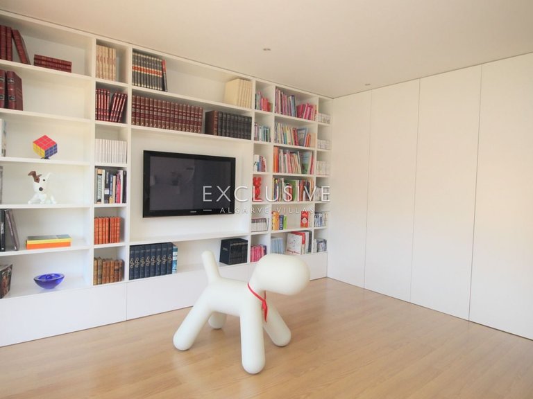 Villa for Sale in Lagos, Algarve 15