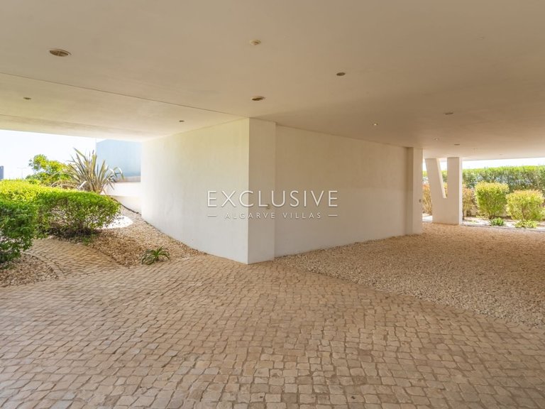 Villa for Sale in Lagos, Algarve 20