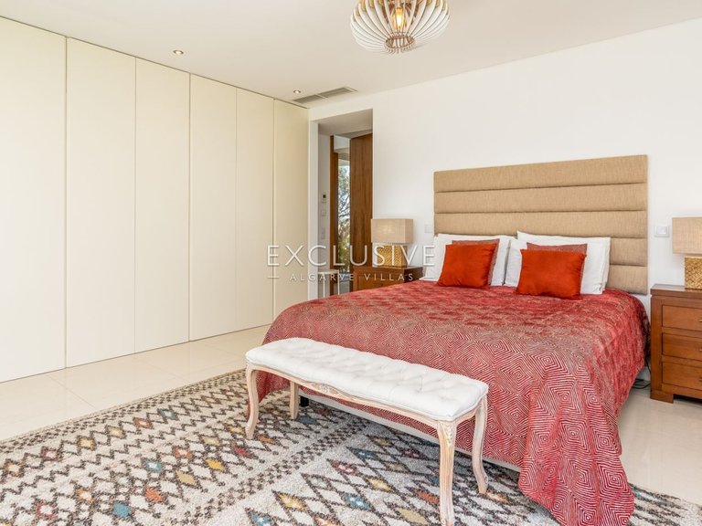 Villa for Sale in Lagos, Algarve 13