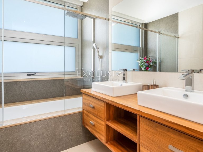 Villa for Sale in Lagos, Algarve 15