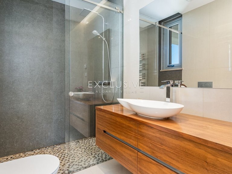 Villa for Sale in Lagos, Algarve 11