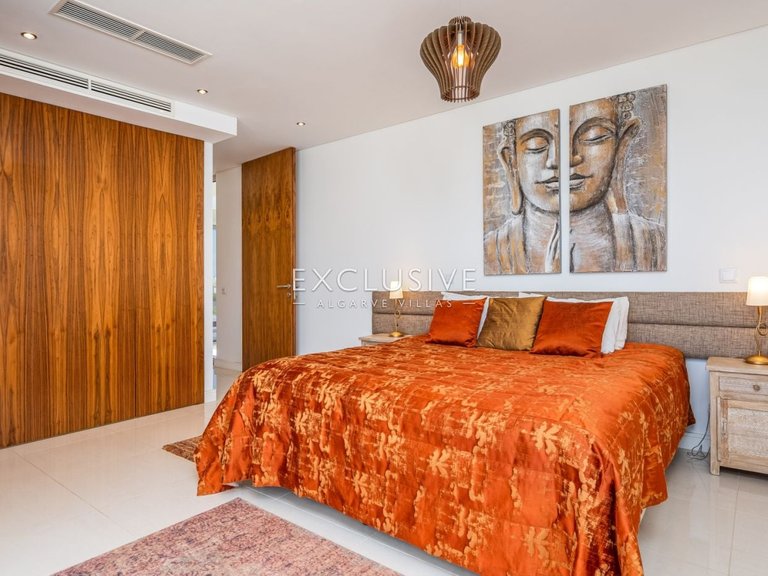 Villa for Sale in Lagos, Algarve 12