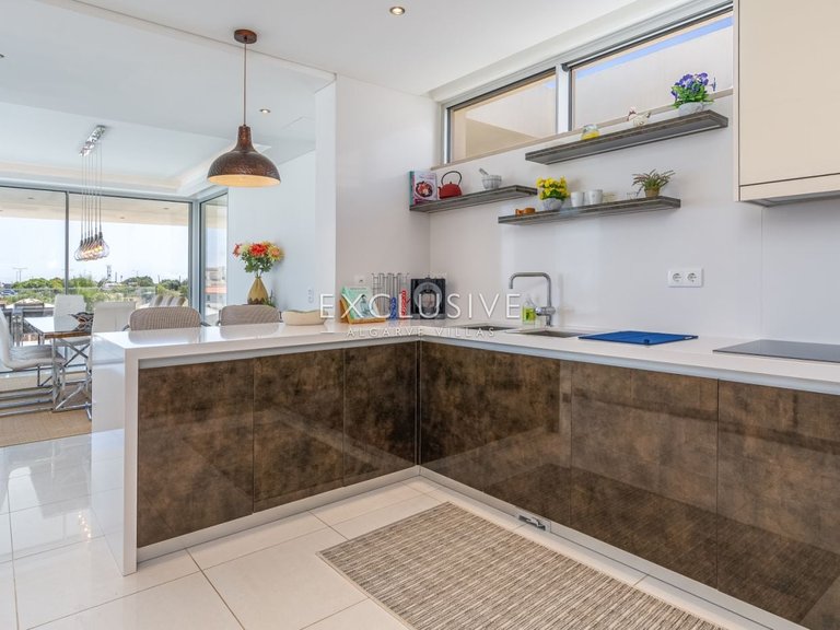 Villa for Sale in Lagos, Algarve 5