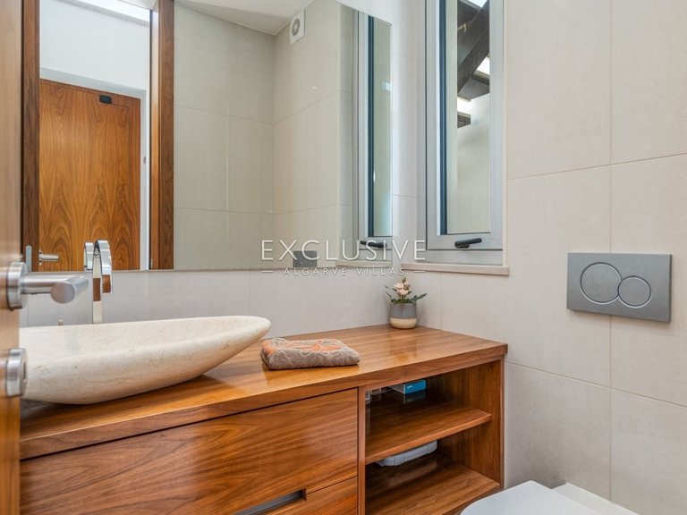 Villa for Sale in Lagos, Algarve 17