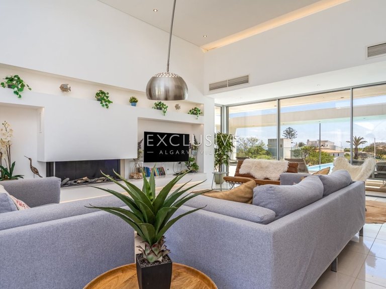 Villa for Sale in Lagos, Algarve 3