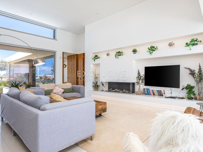 Villa for Sale in Lagos, Algarve 16