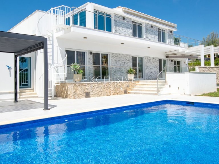 Villa for Sale in Carvoeiro, Algarve 2