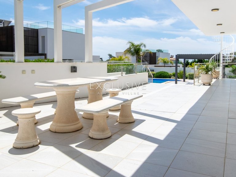 Villa for Sale in Carvoeiro, Algarve 15