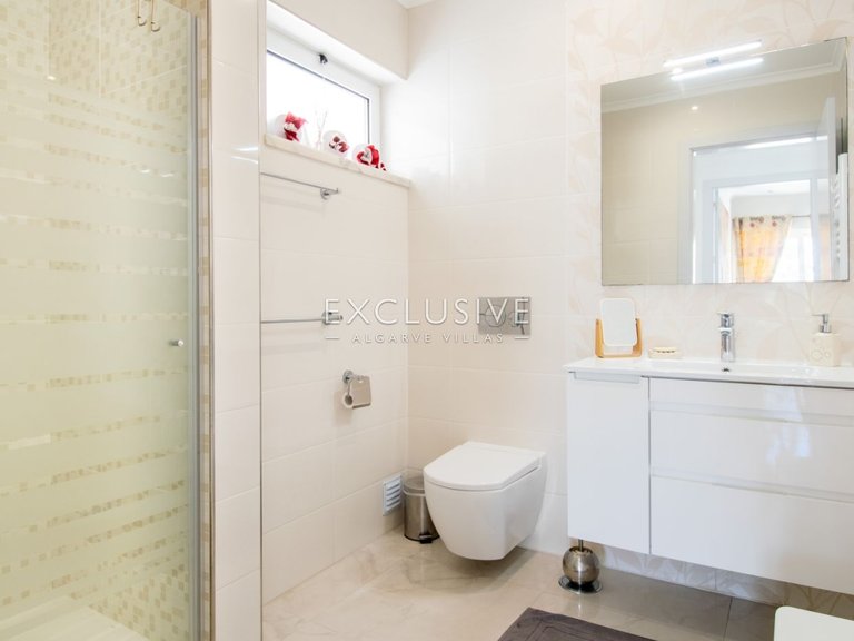 Villa for Sale in Carvoeiro, Algarve 19