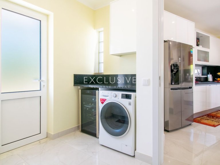 Villa for Sale in Carvoeiro, Algarve 14