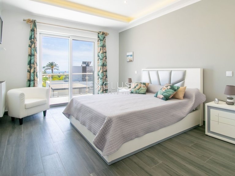 Villa for Sale in Carvoeiro, Algarve 25