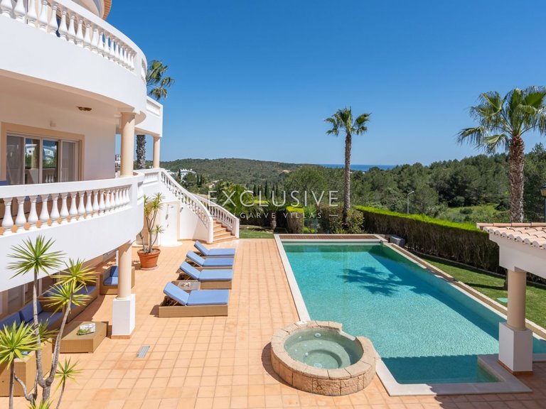Villa for Sale in Praia Da Luz, Algarve 39