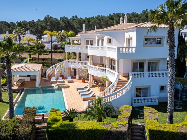 Villa for Sale in Praia Da Luz, Algarve 40