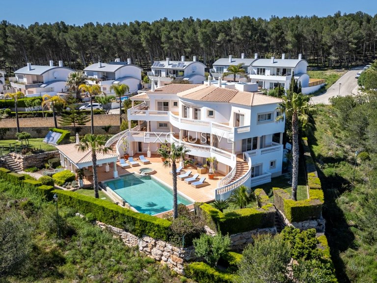 Villa for Sale in Praia Da Luz, Algarve 41