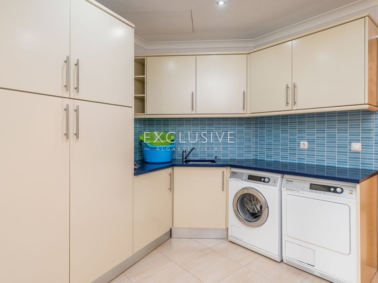 Villa for Sale in Praia Da Luz, Algarve 34