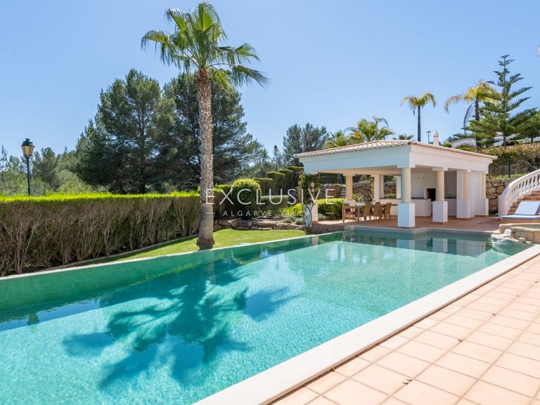 Villa for Sale in Praia Da Luz, Algarve 36