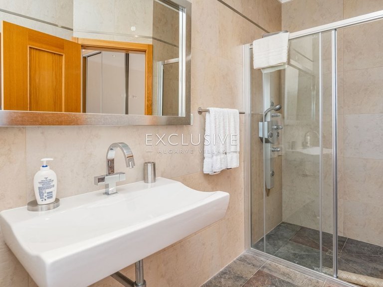 Villa for Sale in Praia Da Luz, Algarve 15