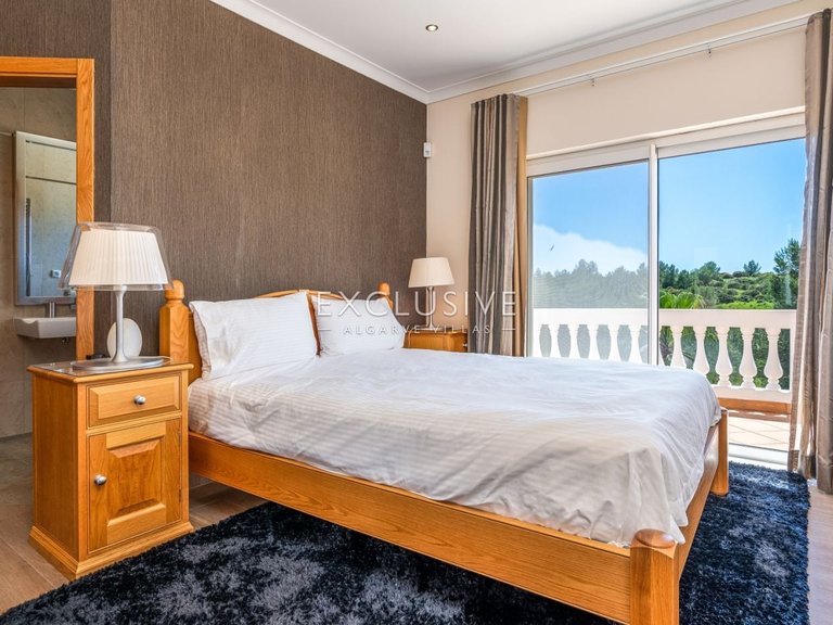 Villa for Sale in Praia Da Luz, Algarve 17