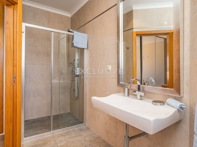 Villa for Sale in Praia Da Luz, Algarve 18