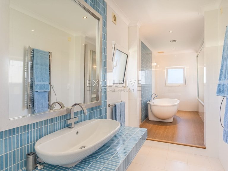 Villa for Sale in Praia Da Luz, Algarve 21