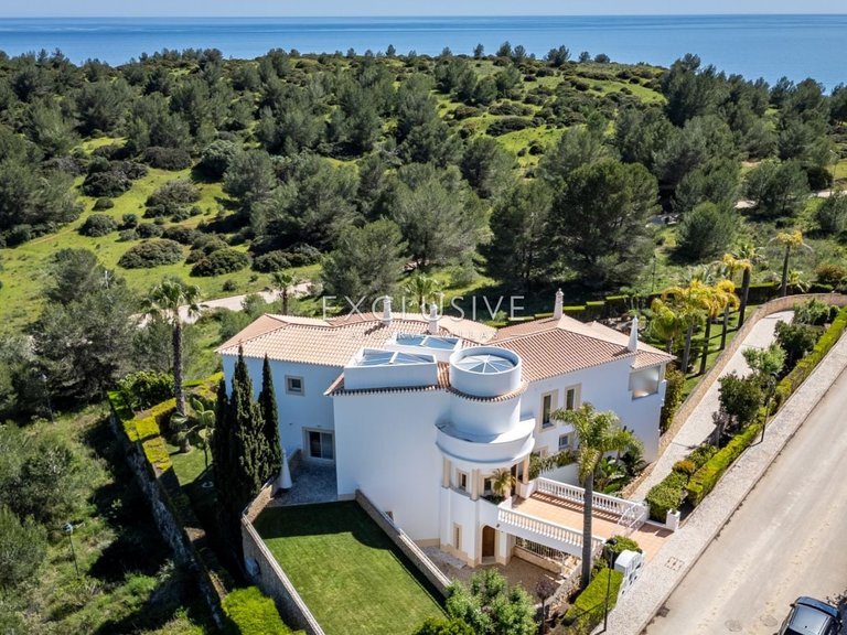 Villa for Sale in Praia Da Luz, Algarve 2