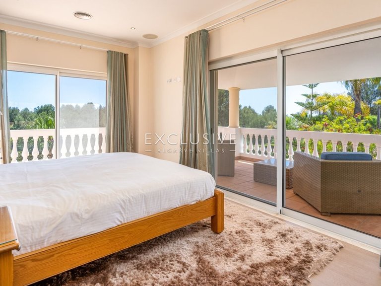 Villa for Sale in Praia Da Luz, Algarve 11