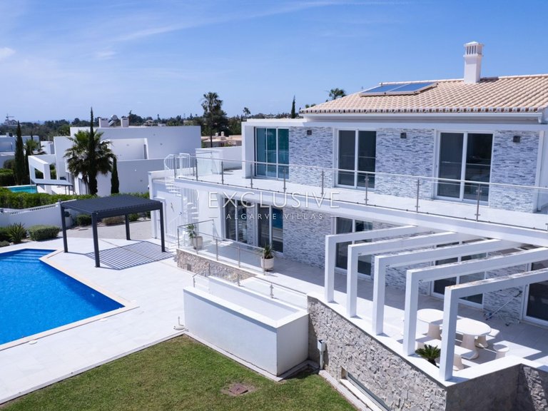 Villa for Sale in Carvoeiro, Algarve 1