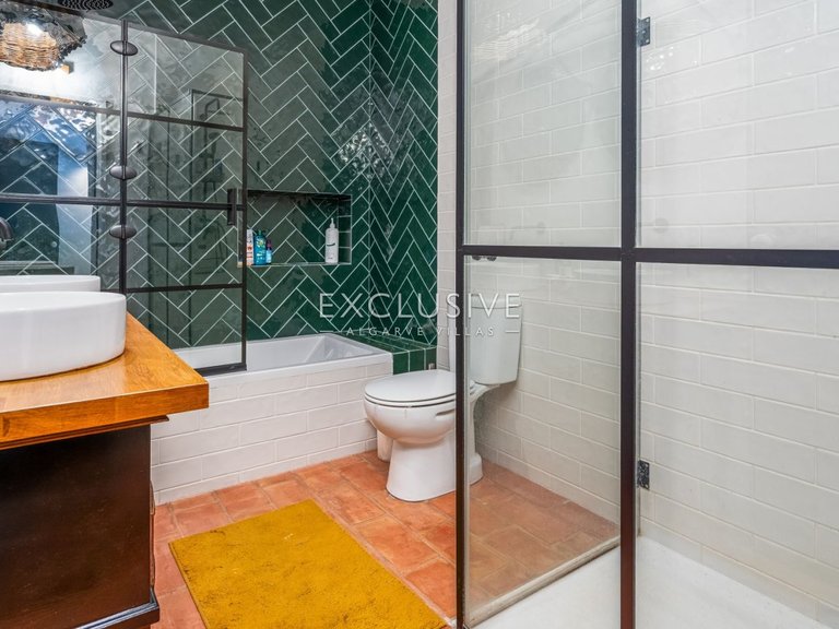 Villa for Sale in Praia Da Luz, Algarve 36