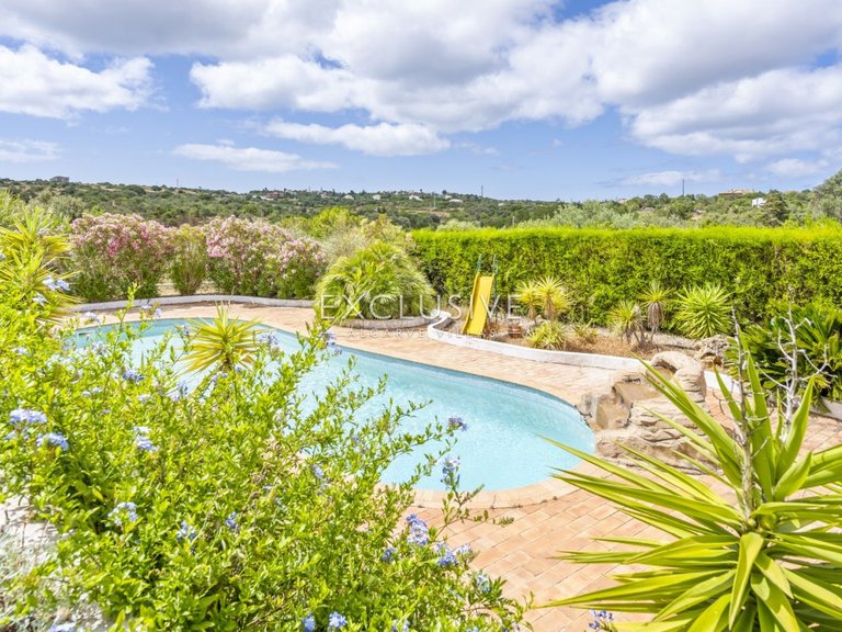 Villa for Sale in Praia Da Luz, Algarve 28