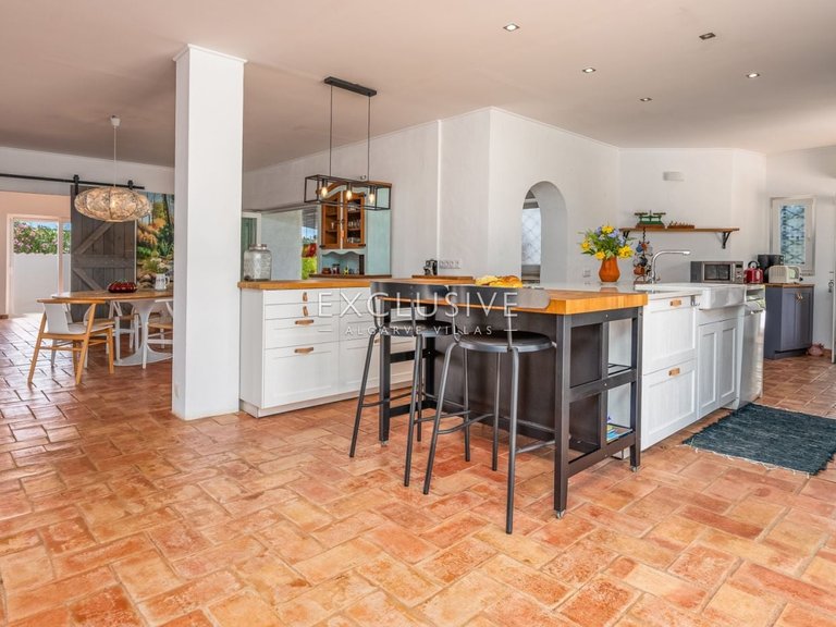 Villa for Sale in Praia Da Luz, Algarve 17