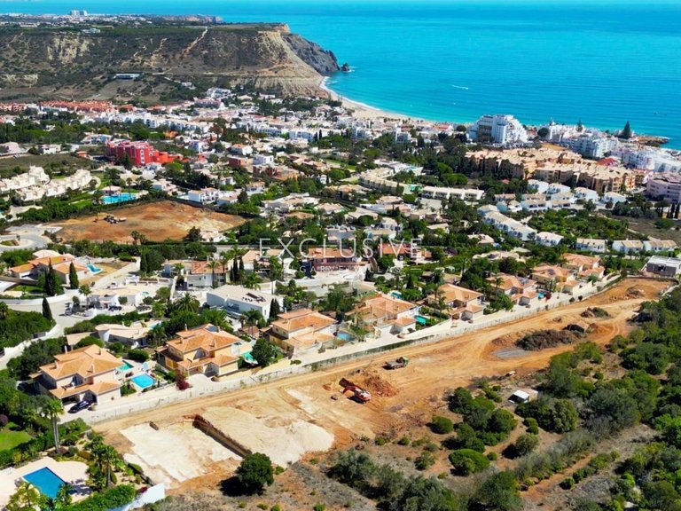 Villa for Sale in Praia Da Luz, Algarve 11