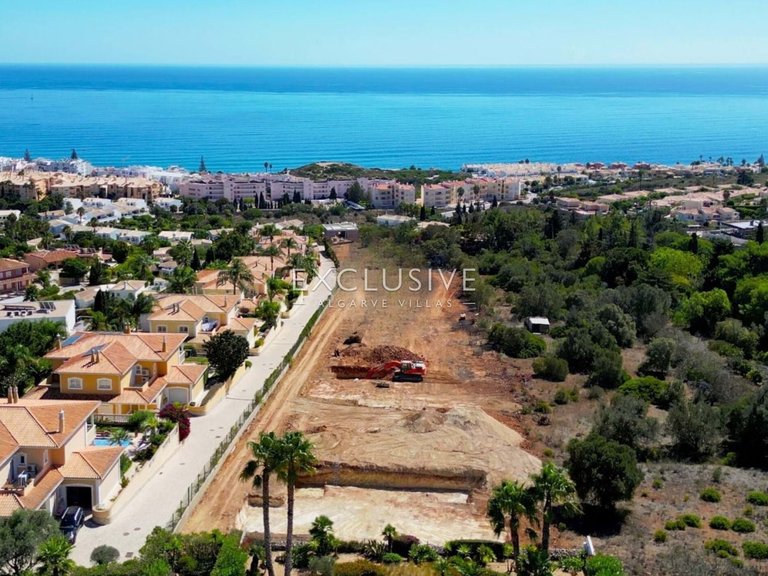 Villa for Sale in Praia Da Luz, Algarve 7