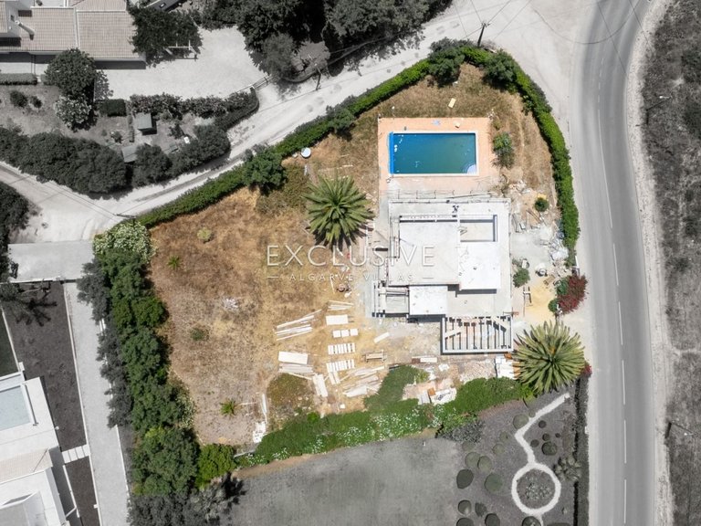 Villa for Sale in Carvoeiro, Algarve 17