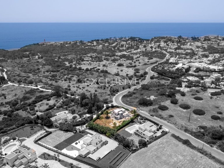 Villa for Sale in Carvoeiro, Algarve 14