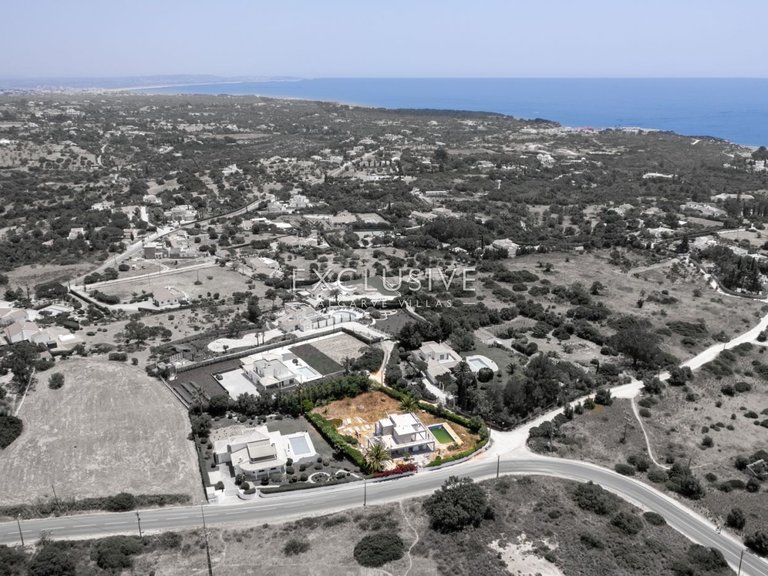 Villa for Sale in Carvoeiro, Algarve 15