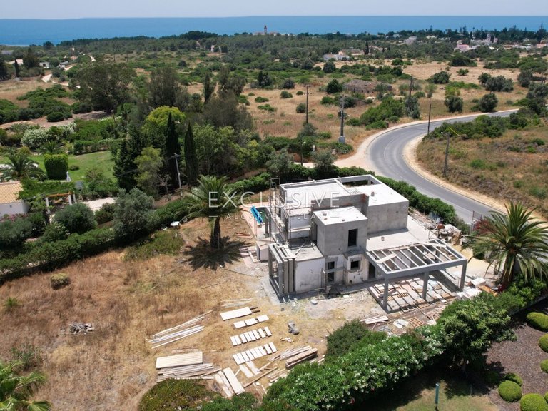 Villa for Sale in Carvoeiro, Algarve 16
