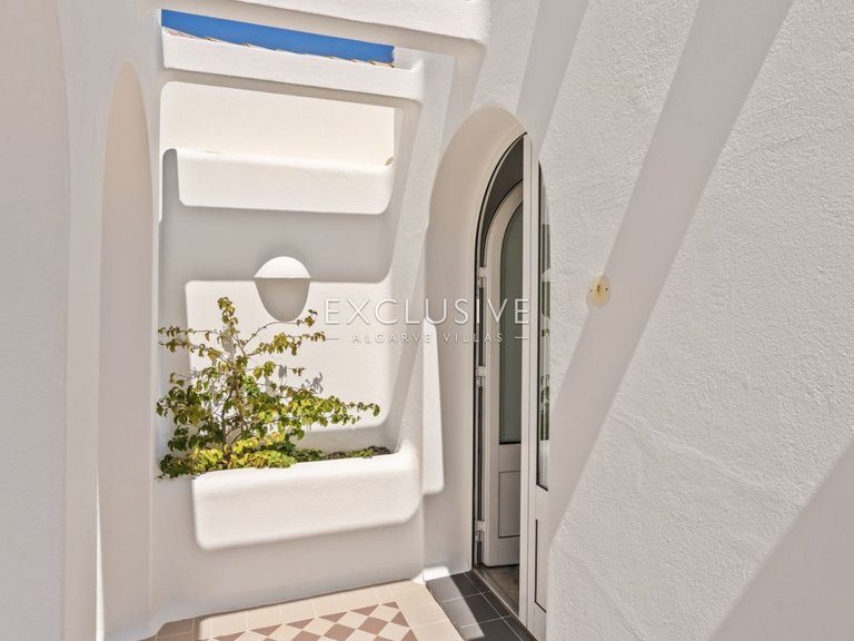 Villa for Sale in Lagos, Algarve 16