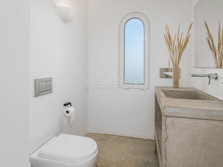 Villa for Sale in Lagos, Algarve 11