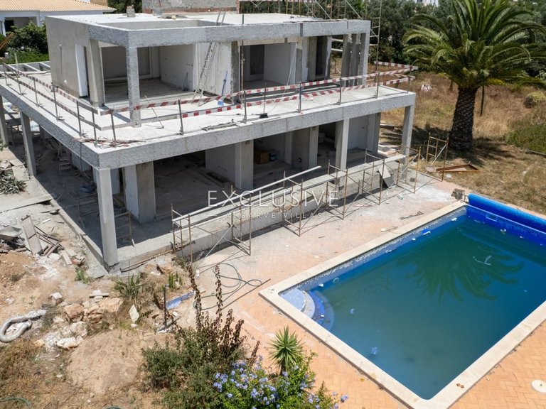 Villa for Sale in Carvoeiro, Algarve 19