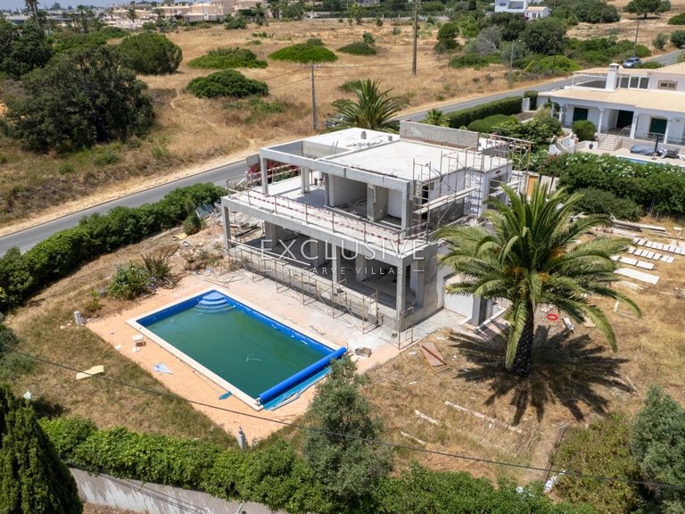 Villa for Sale in Carvoeiro, Algarve 25